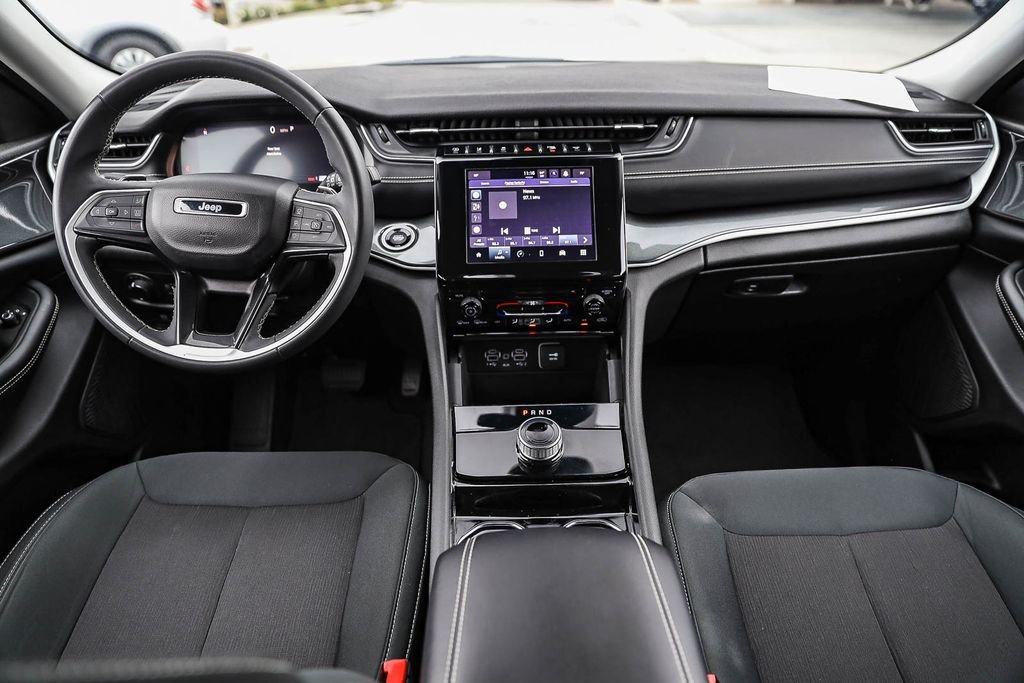 2023 Jeep Grand Cherokee L Laredo - Photo 12