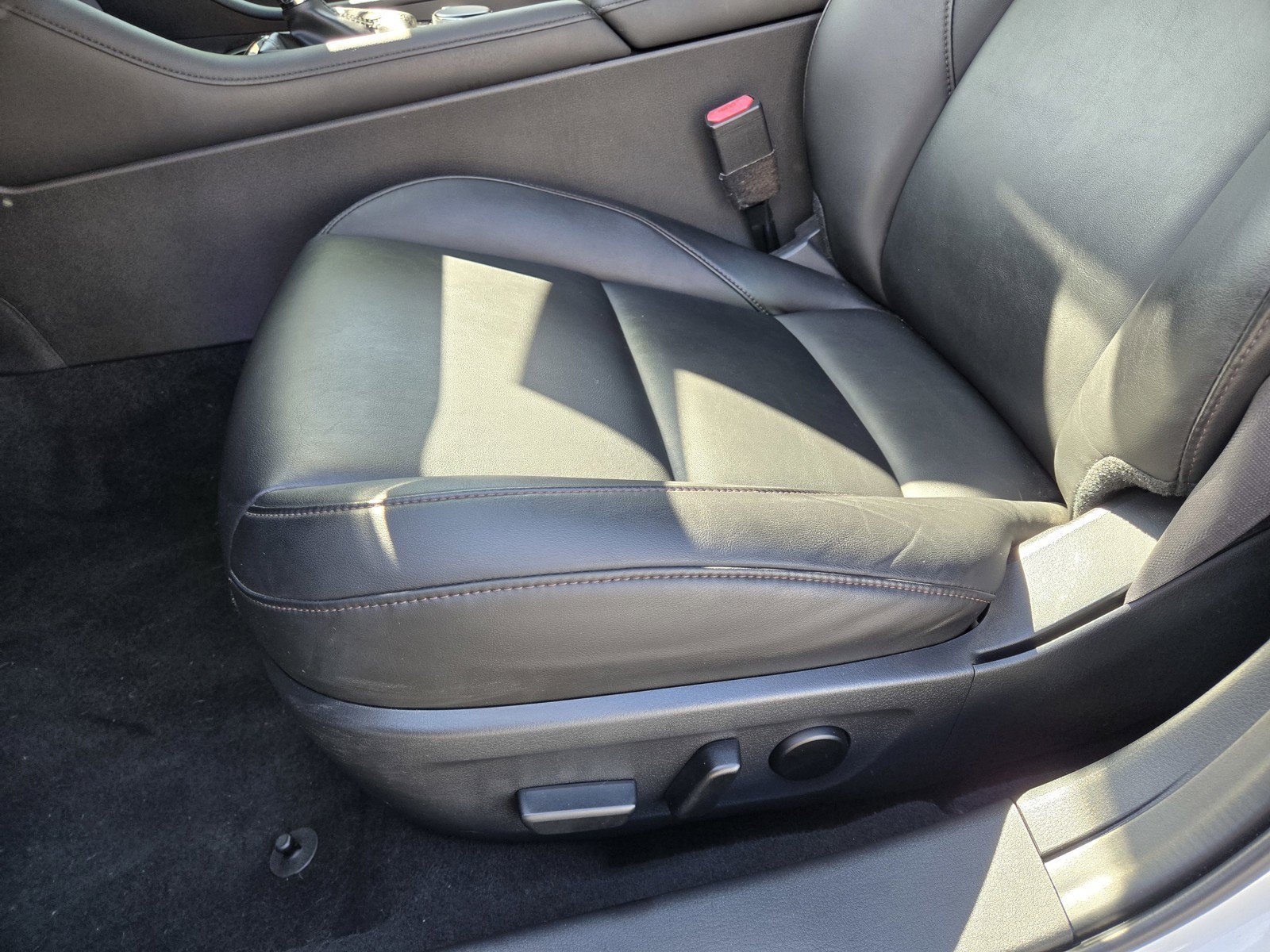 Used 2020 Snowflake White Pearl Mica Mazda Preferred Package image 17