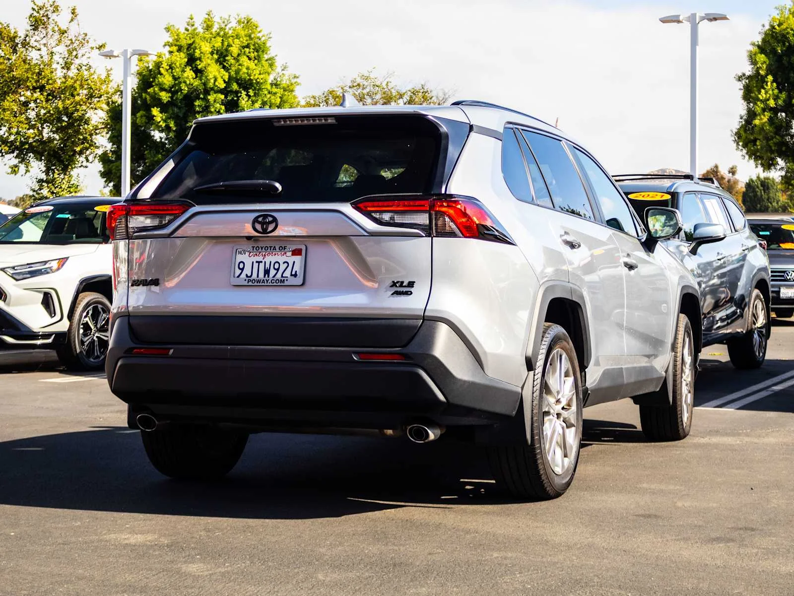 Used 2024 Silver Toyota XLE Premium image 6