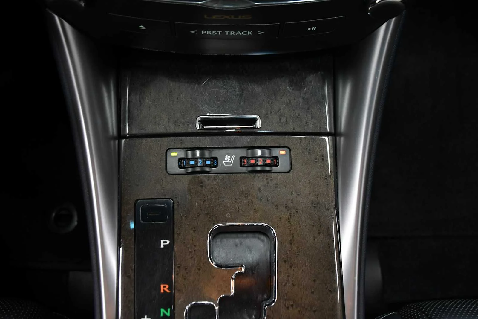 Used 2015 Silver Lining Metallic Lexus  image 23