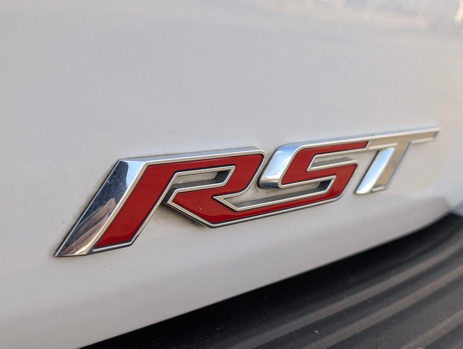 Used 2023 Summit White Chevrolet RST image 33