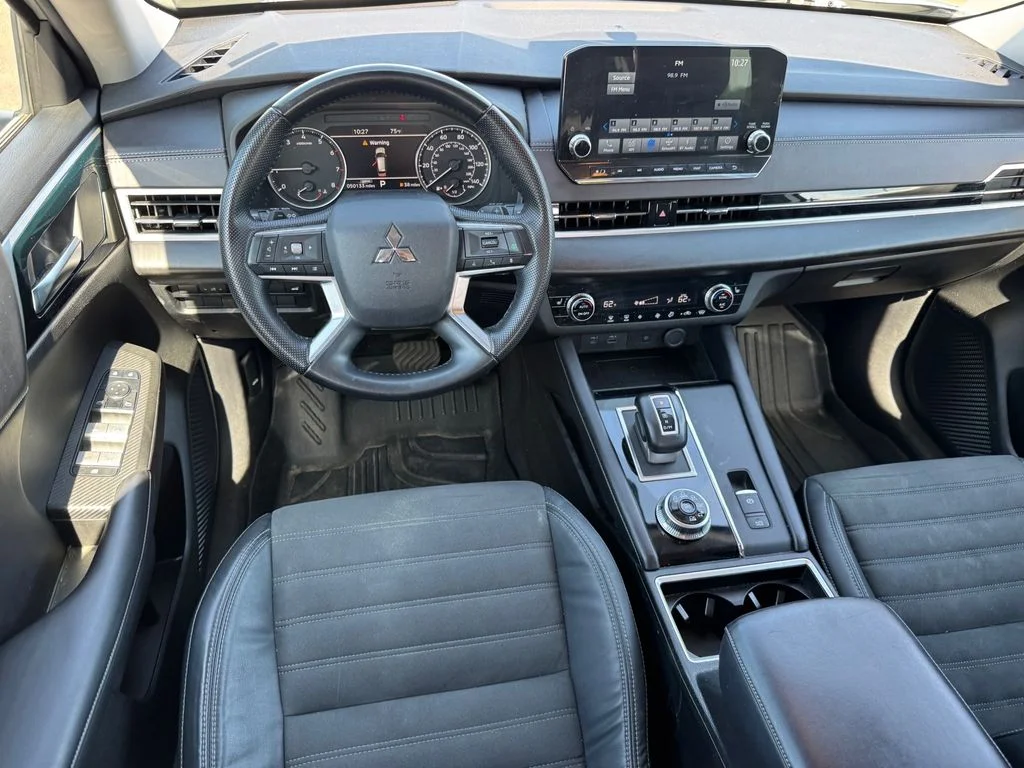 Used 2022 Silver Mitsubishi  image 16