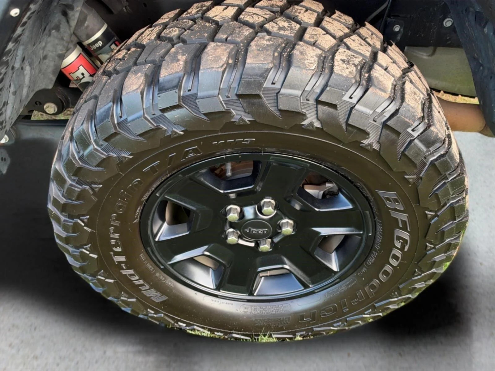 Used 2022 Sting-Gray Clearcoat Jeep Mojave image 11