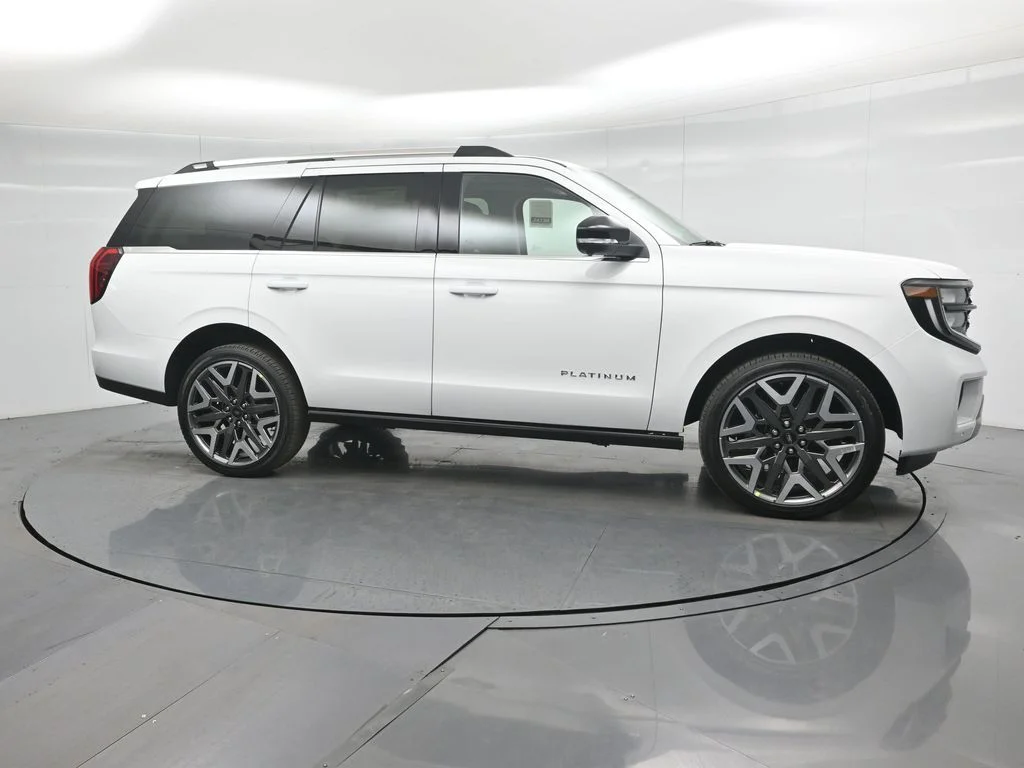New 2025 Oxford White Ford Platinum image 26