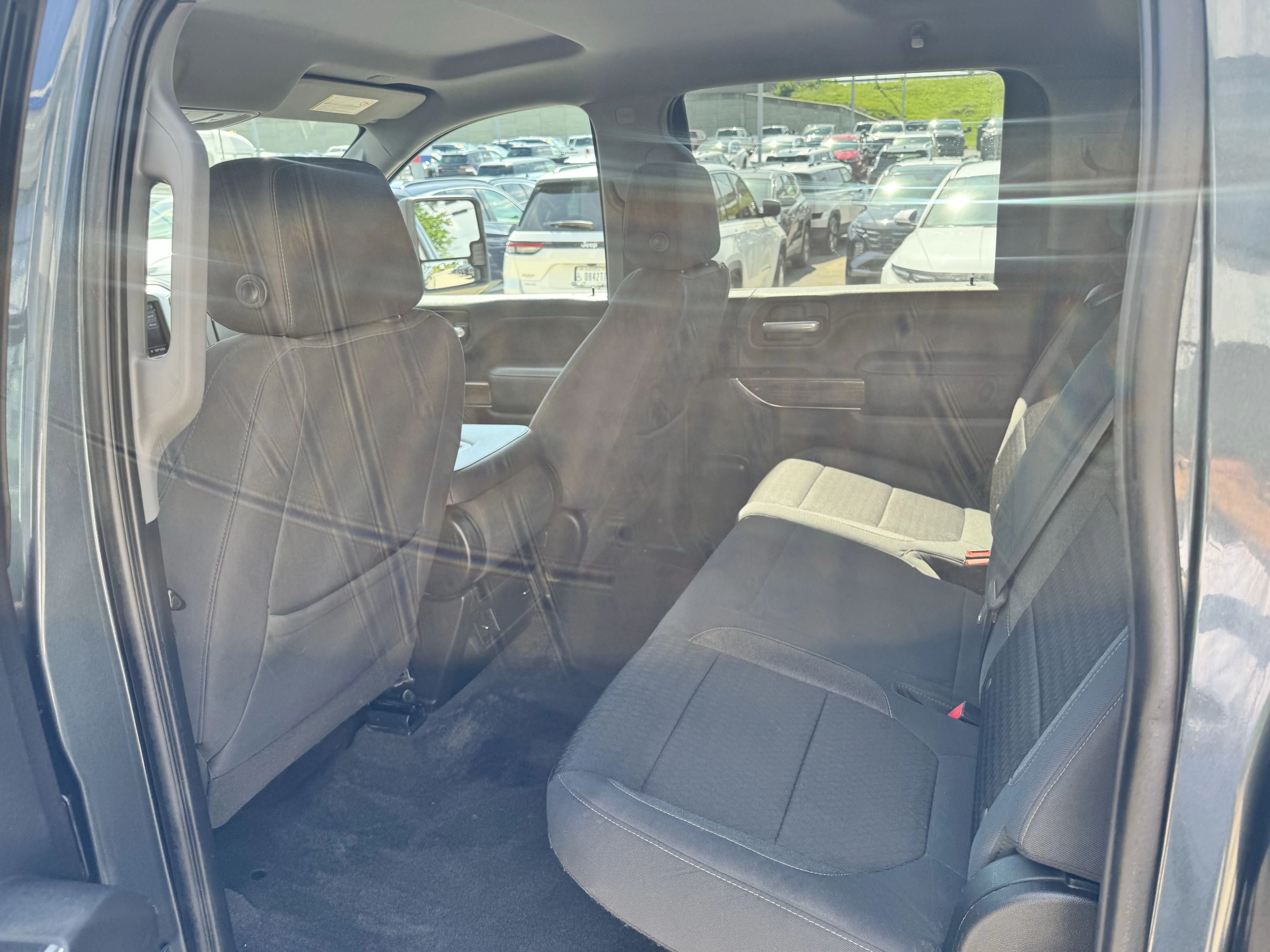 Used 2020 Dark Sky Metallic GMC SLE image 13