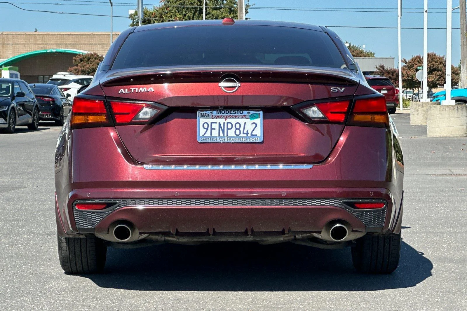 Used 2023 Garnet Pearl Metallic Nissan 2.5 SV image 5
