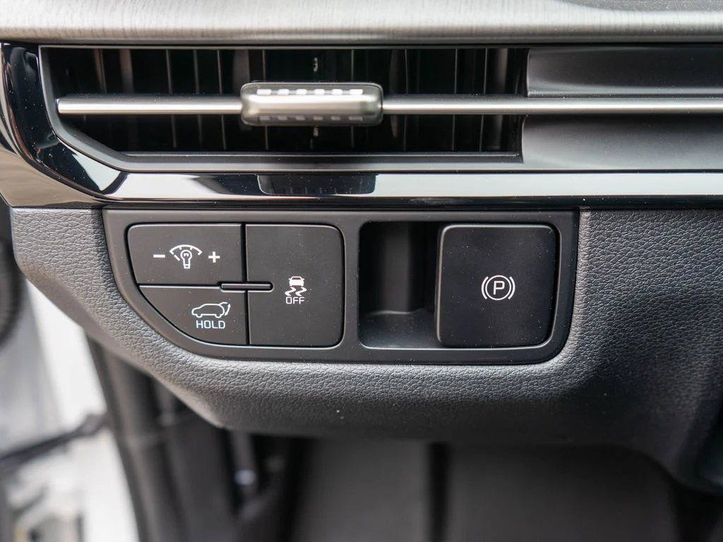 New 2026 Glacial White Pearl Kia X-Line image 18