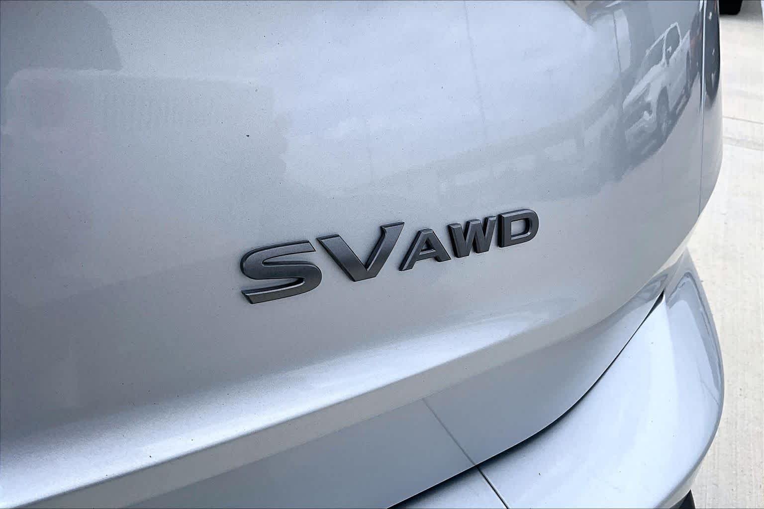 Used 2024 Brilliant Silver Metallic Nissan SV image 10
