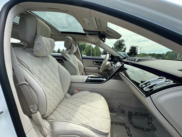 Certified Used 2023 White Mercedes-Benz S 580 image 30