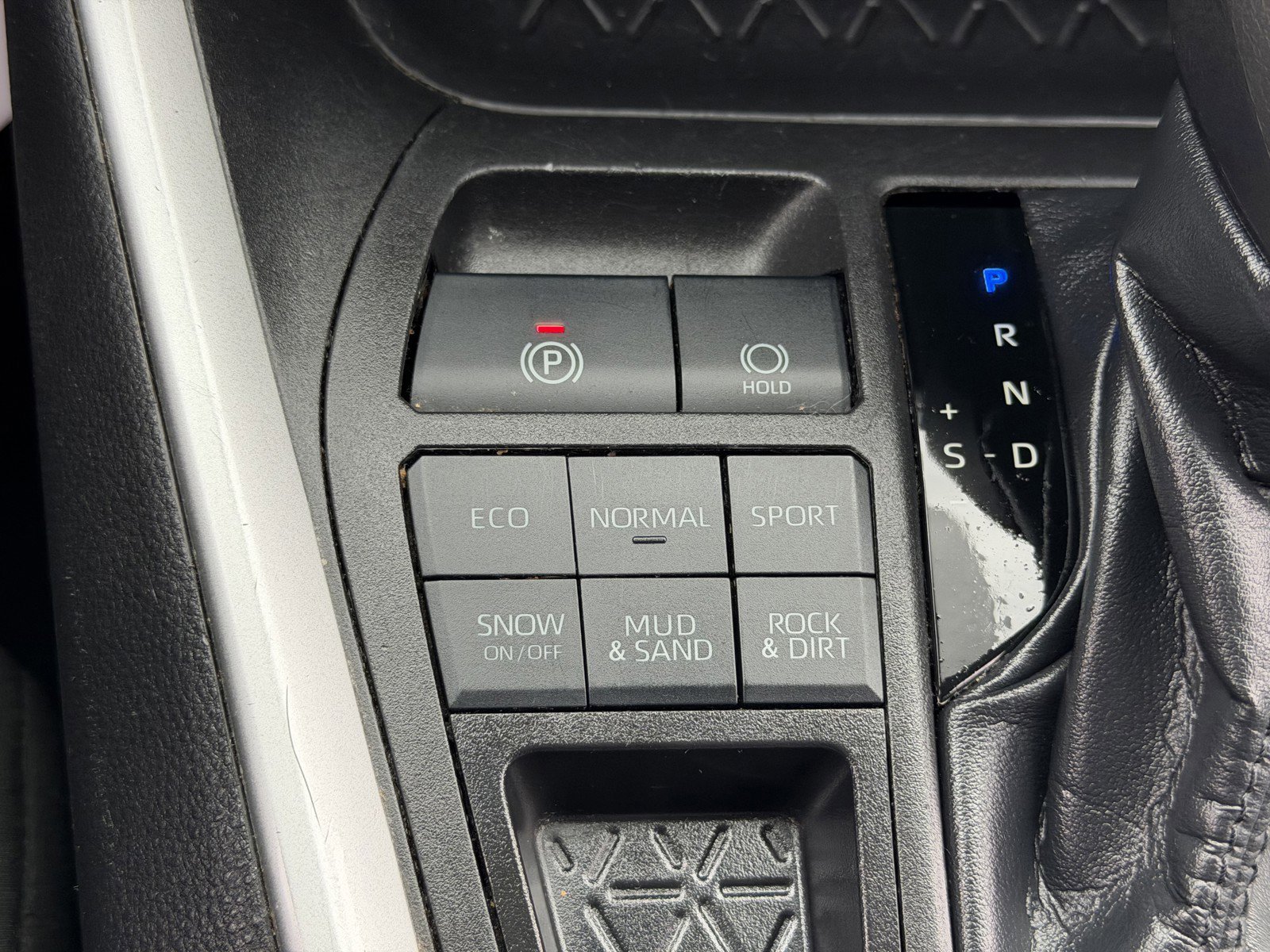 Used 2022 Lunar Rock Toyota XLE image 13