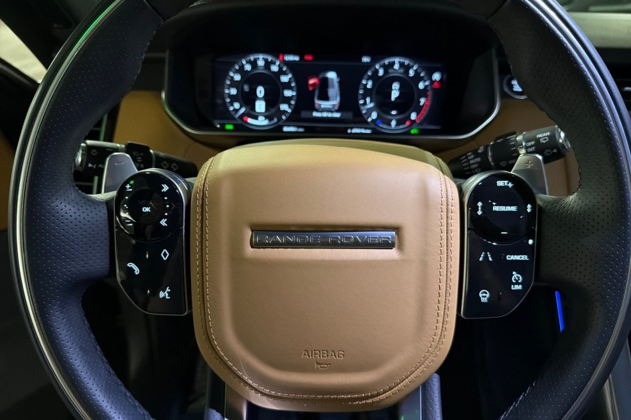 Used 2022 Santorini Black Metallic Land Rover Autobiography image 22