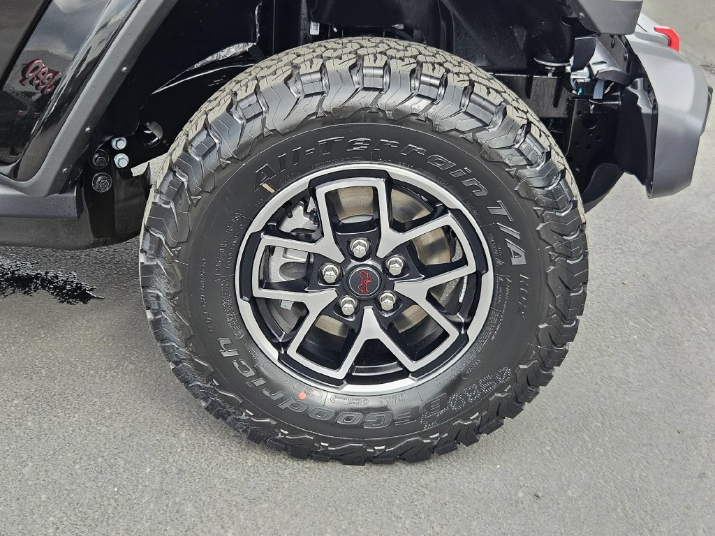 New 2026 Black Clear-Coat Exterior Paint Jeep Rubicon image 31