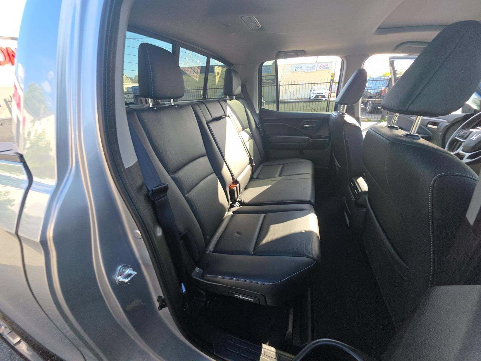 Certified Used 2025 Solar Silver Metallic Honda RTL image 13