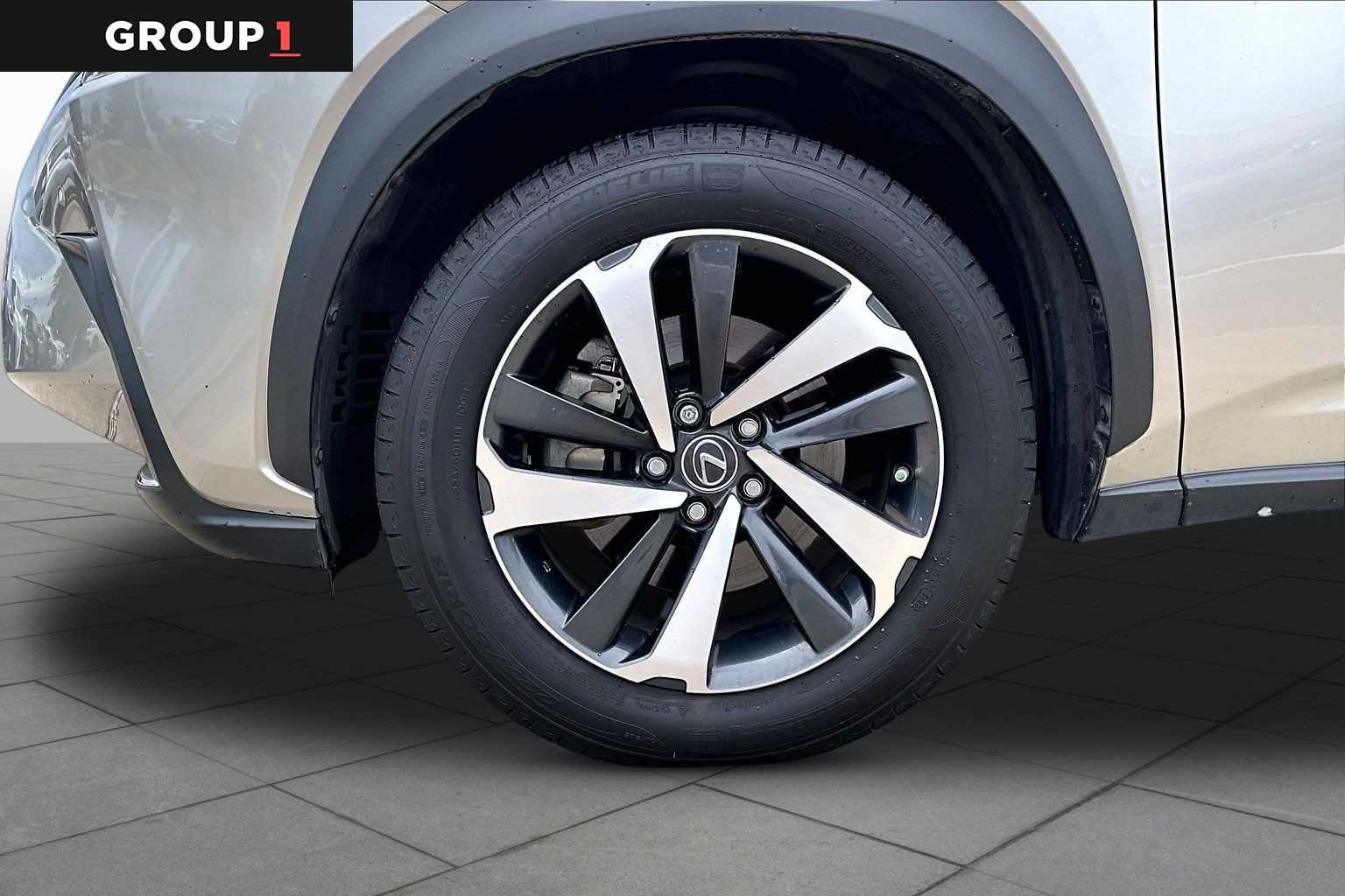 Used 2021 Atomic Silver Lexus  image 9