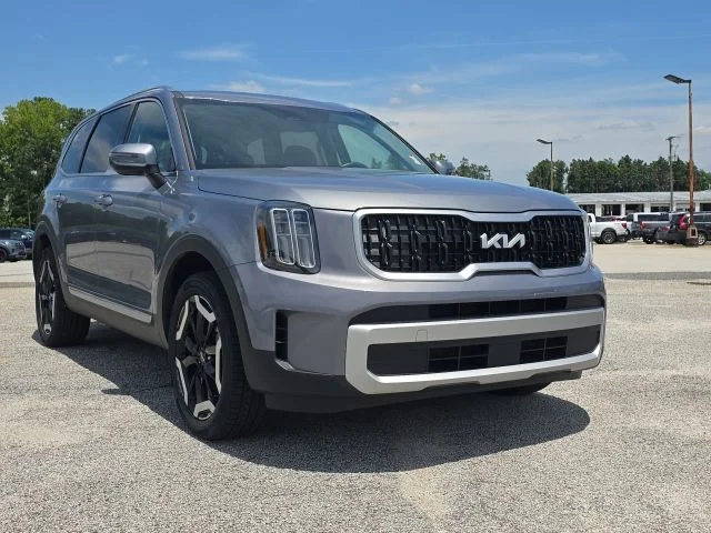 Used 2025 Silver Kia EX image 7