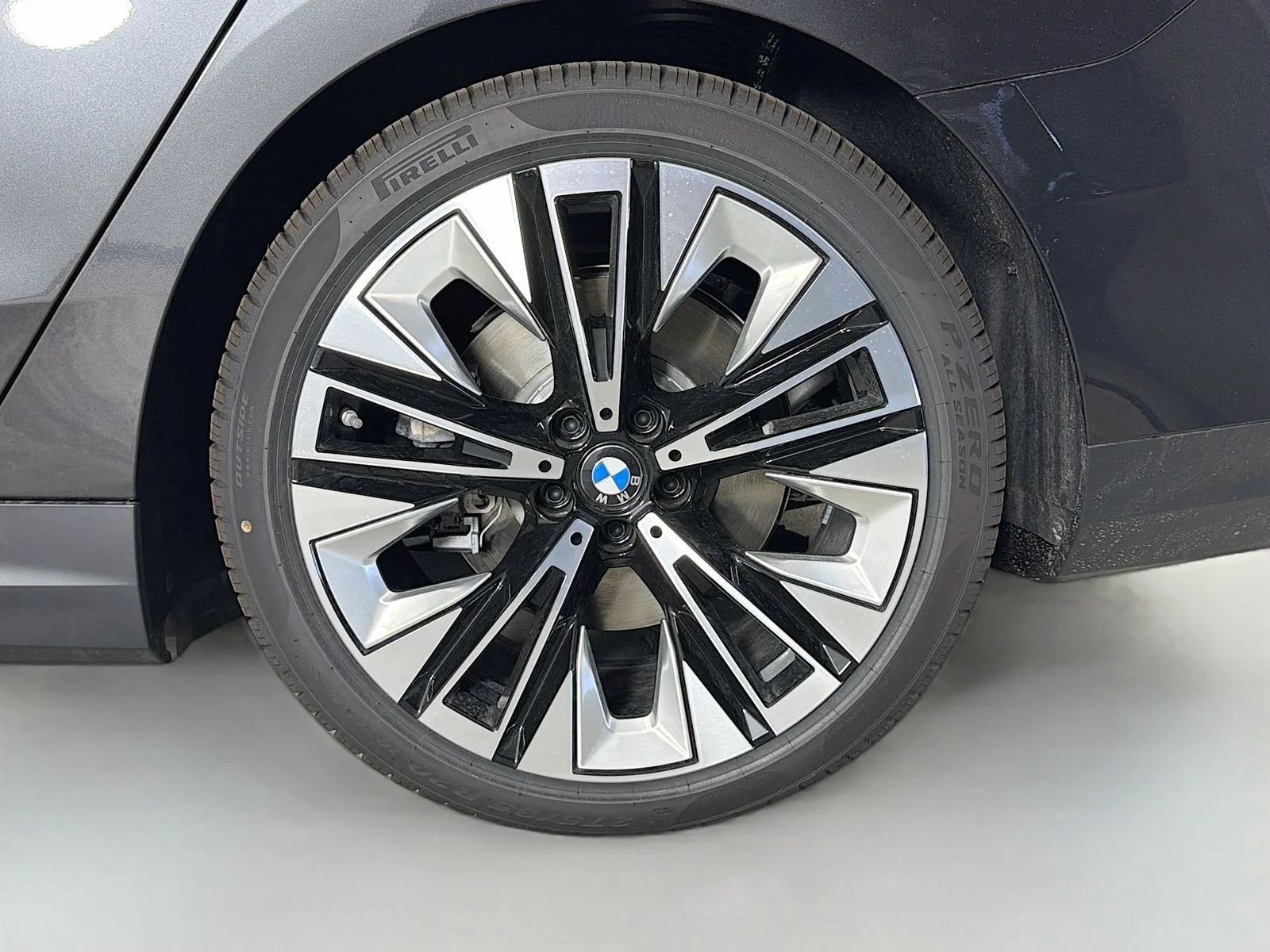 Used 2026 Dark Graphite Metallic BMW xDrive40 image 33