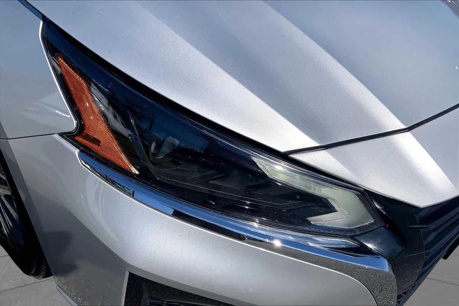 Used 2024 Brilliant Silver Metallic Nissan 2.5 SV image 26