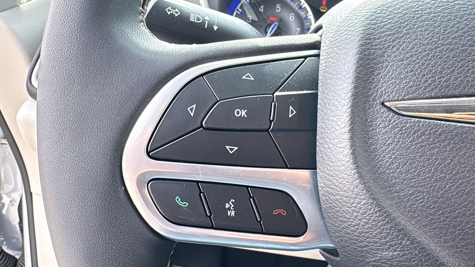Used 2024 Silver Chrysler Touring L image 22