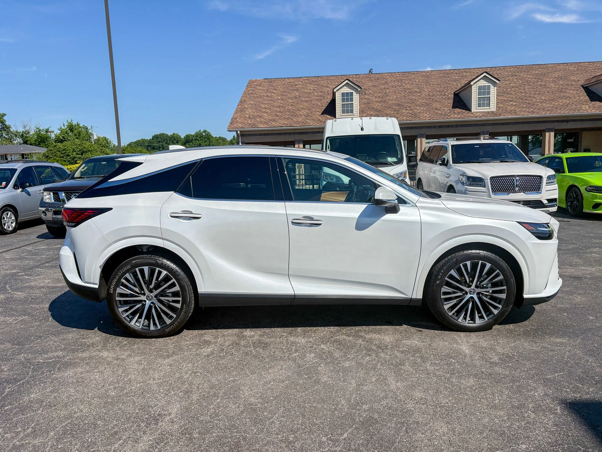 Used 2023 White Lexus 350 Premium Plus image 18