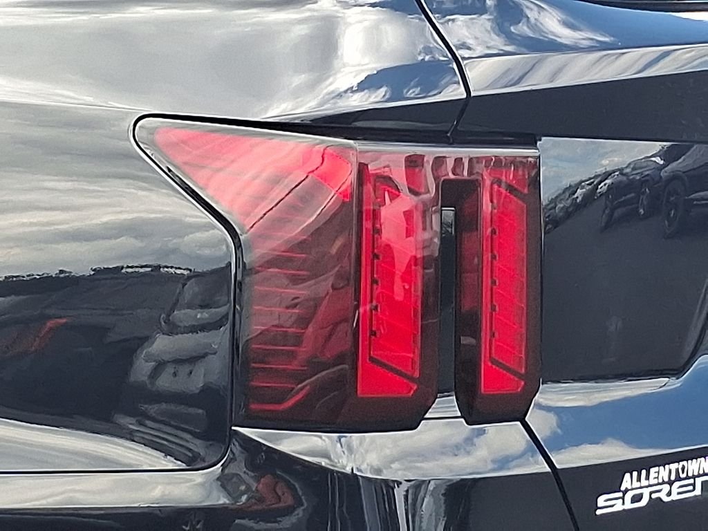 Certified Used 2025 Black Kia LX image 10