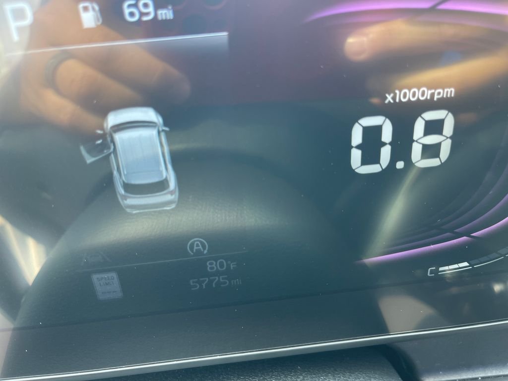 Used 2024 White Kia EX image 19