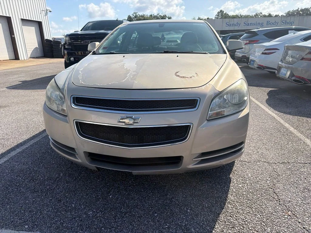 Used 2010 Gold Chevrolet LT image 2