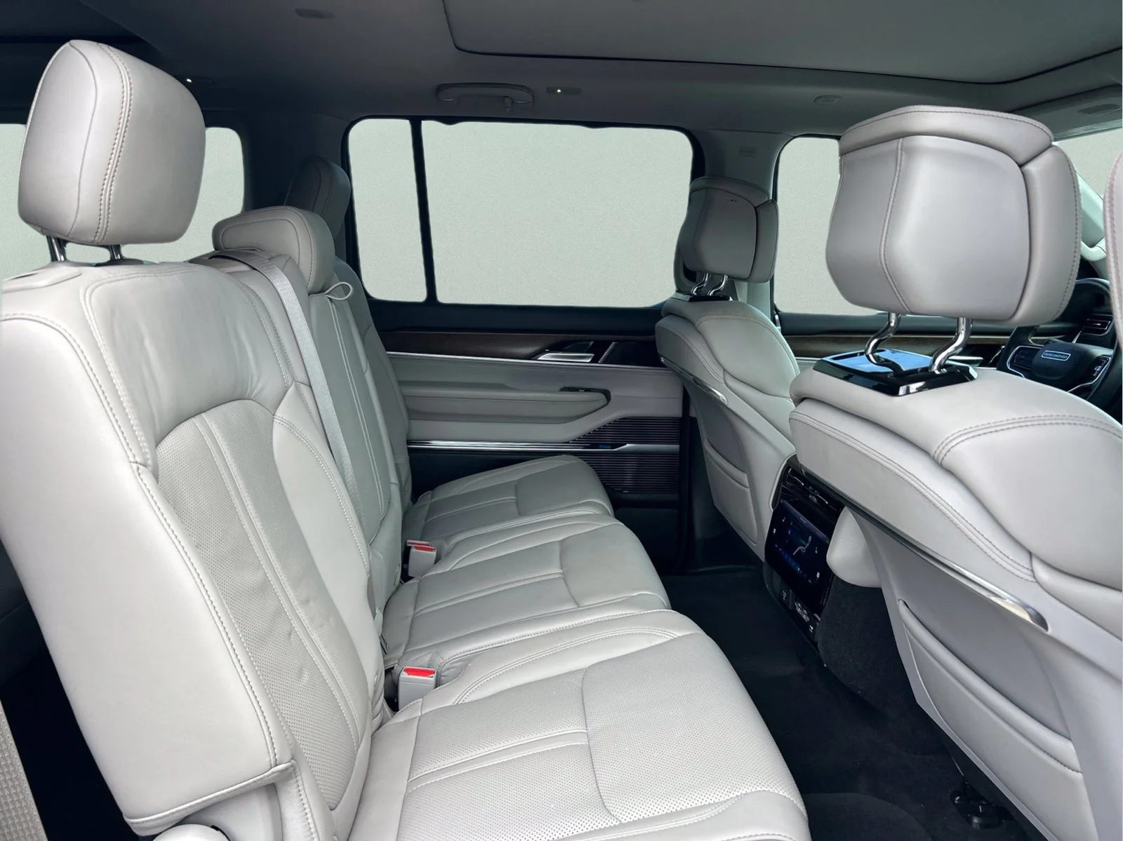 Used 2022 Bright White Clearcoat Jeep Series I image 12
