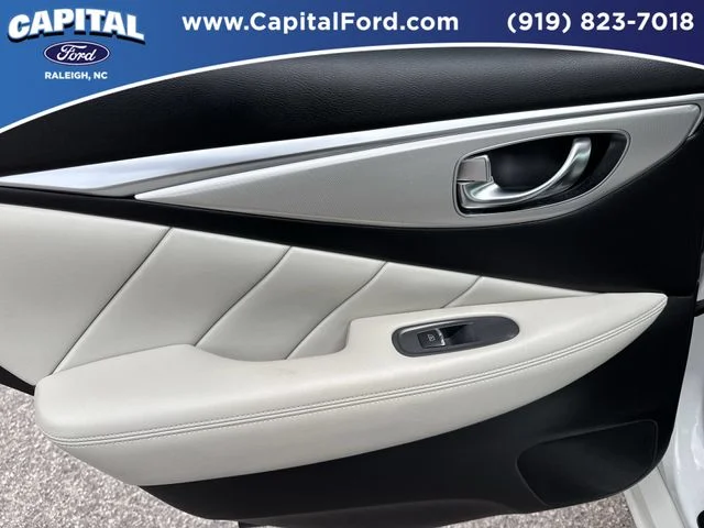 Used 2023 White INFINITI LUXE image 17