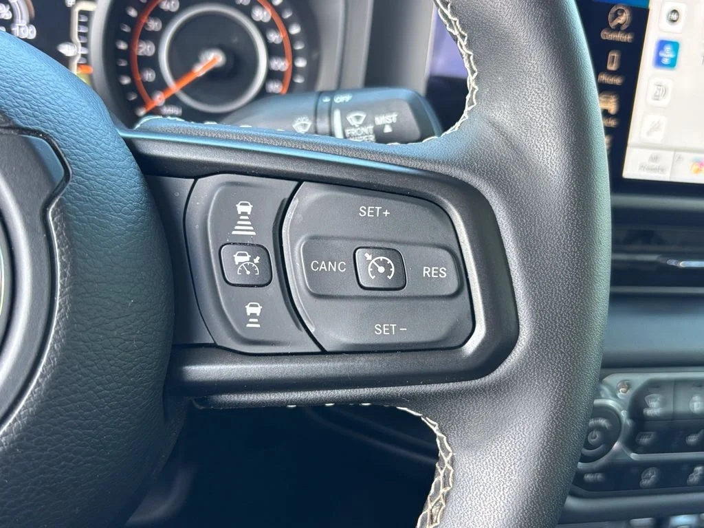 Used 2025 Gray Jeep Rubicon image 29
