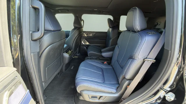 Used 2027 Black INFINITI SPORT image 20