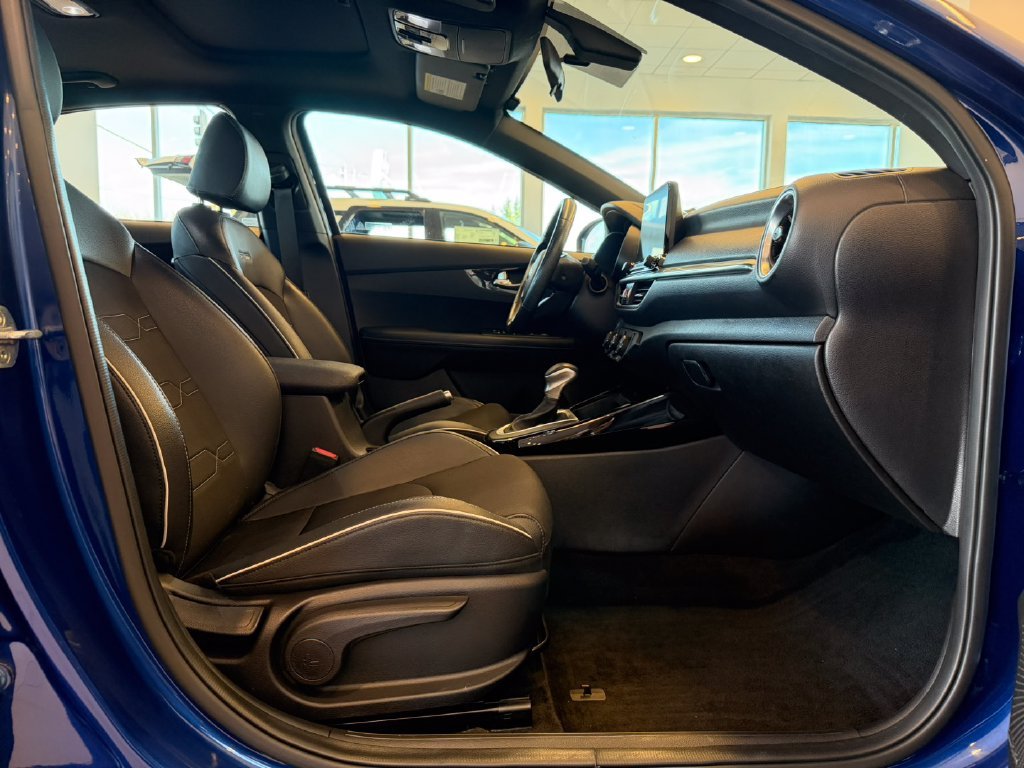 Used 2021 Deep Sea Blue Kia GT-Line image 17