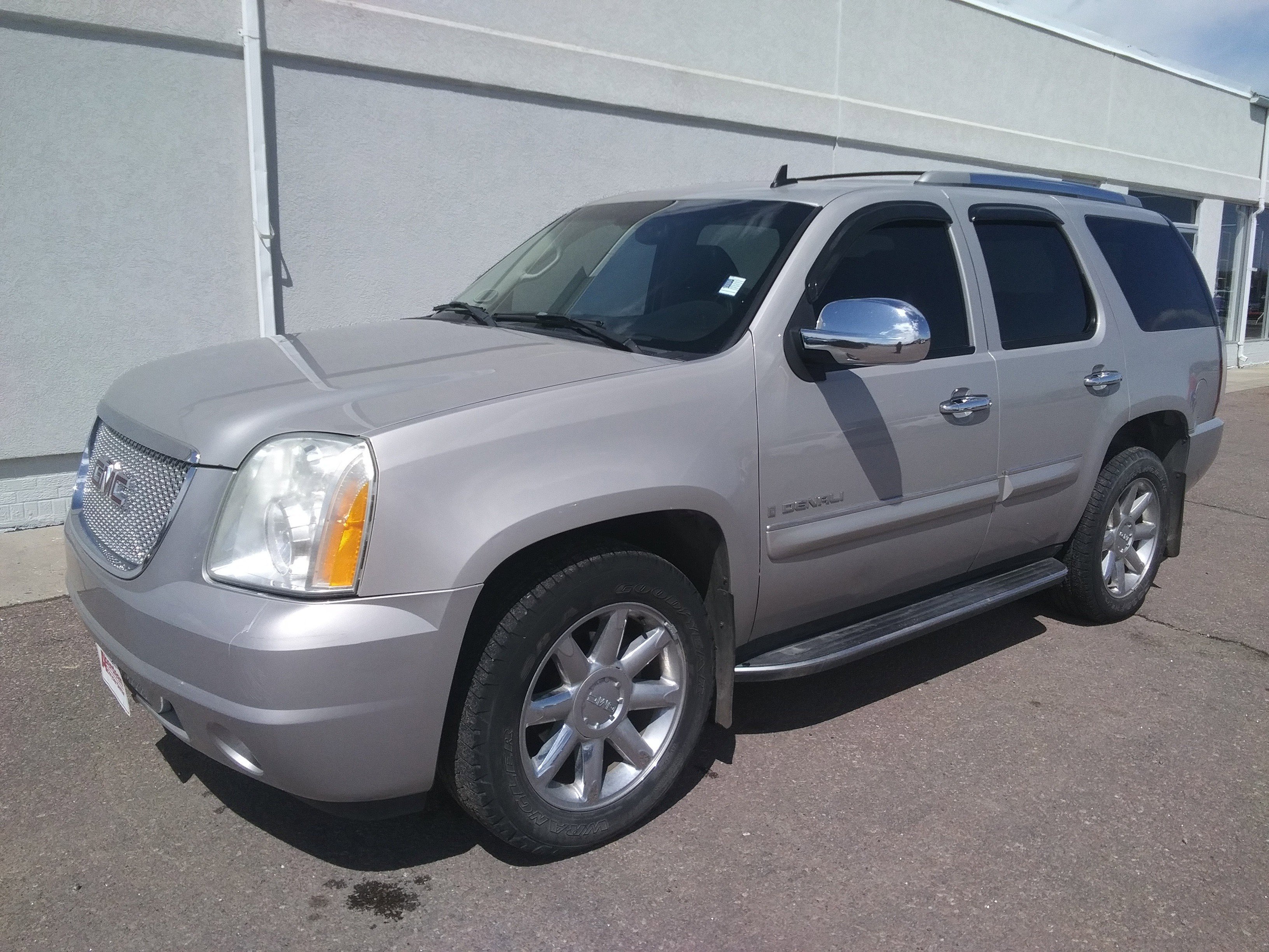 Used 2007 GMC Yukon Denali with VIN 1GKFK63897J234364 for sale in Aberdeen, SD