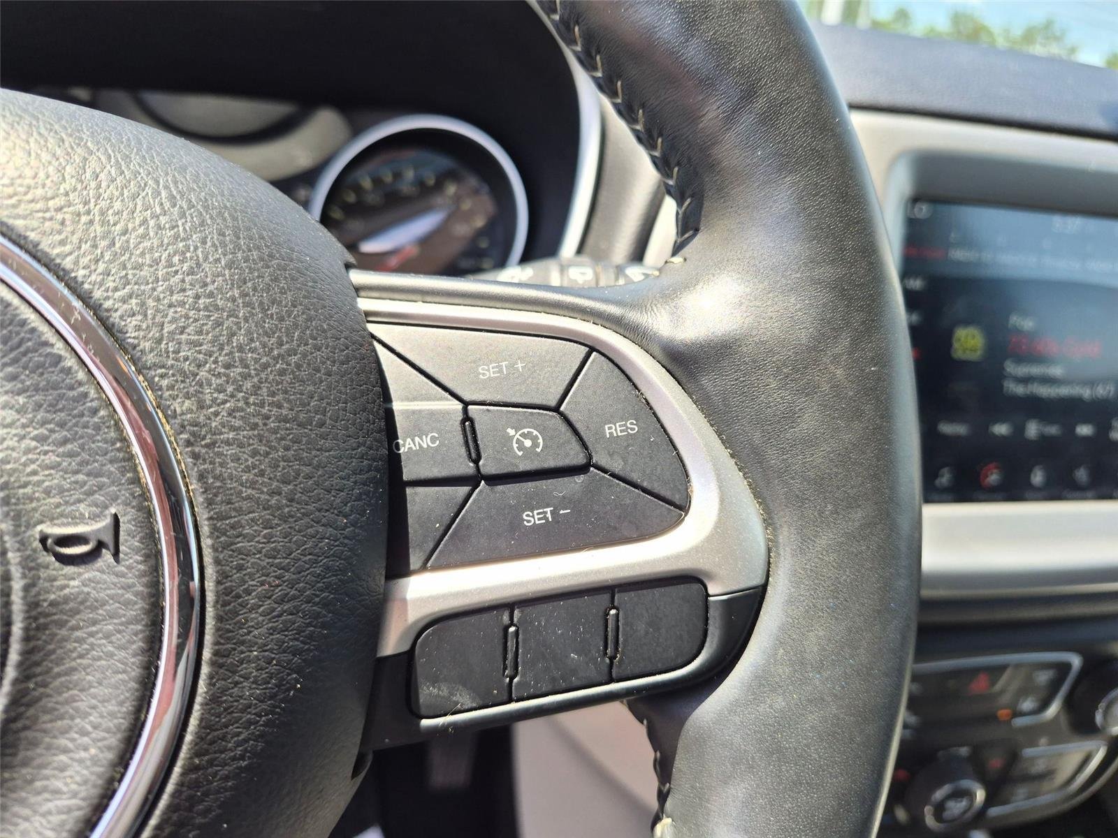 Used 2018 White Clearcoat Jeep Latitude image 19