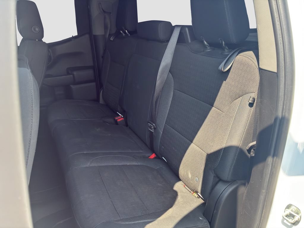 Used 2019 SUMMIT WHITE Chevrolet LT image 23
