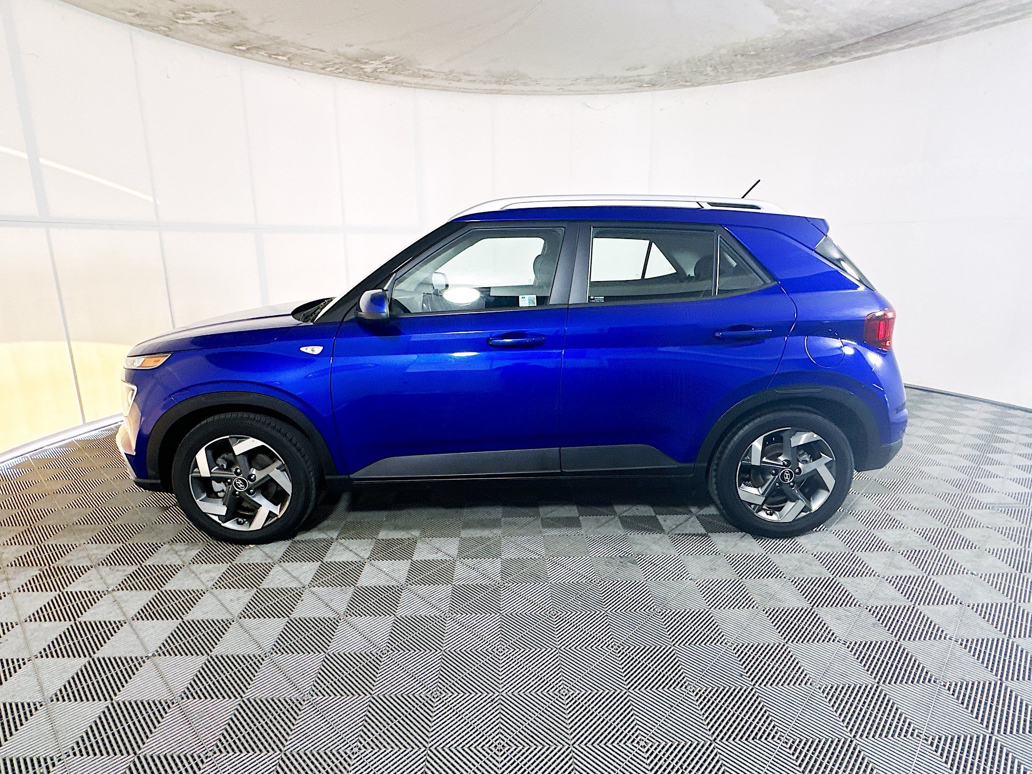 Used 2025 Intense Blue Hyundai SEL image 6