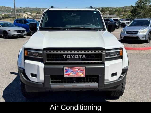 Used 2025 Wind Chill Pearl Toyota Base image 10