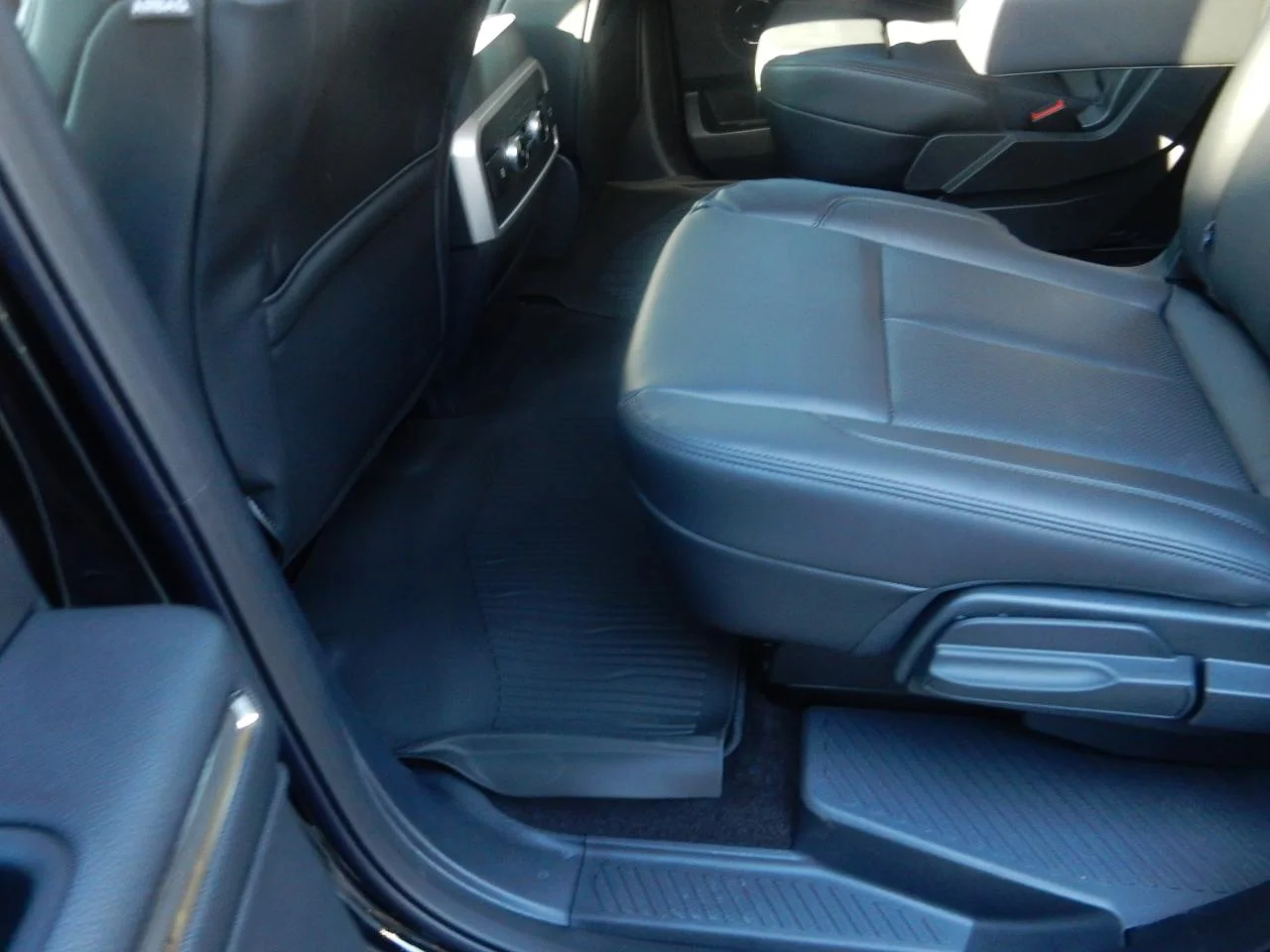 New 2022 Black Ford XLT 4X2 image 27
