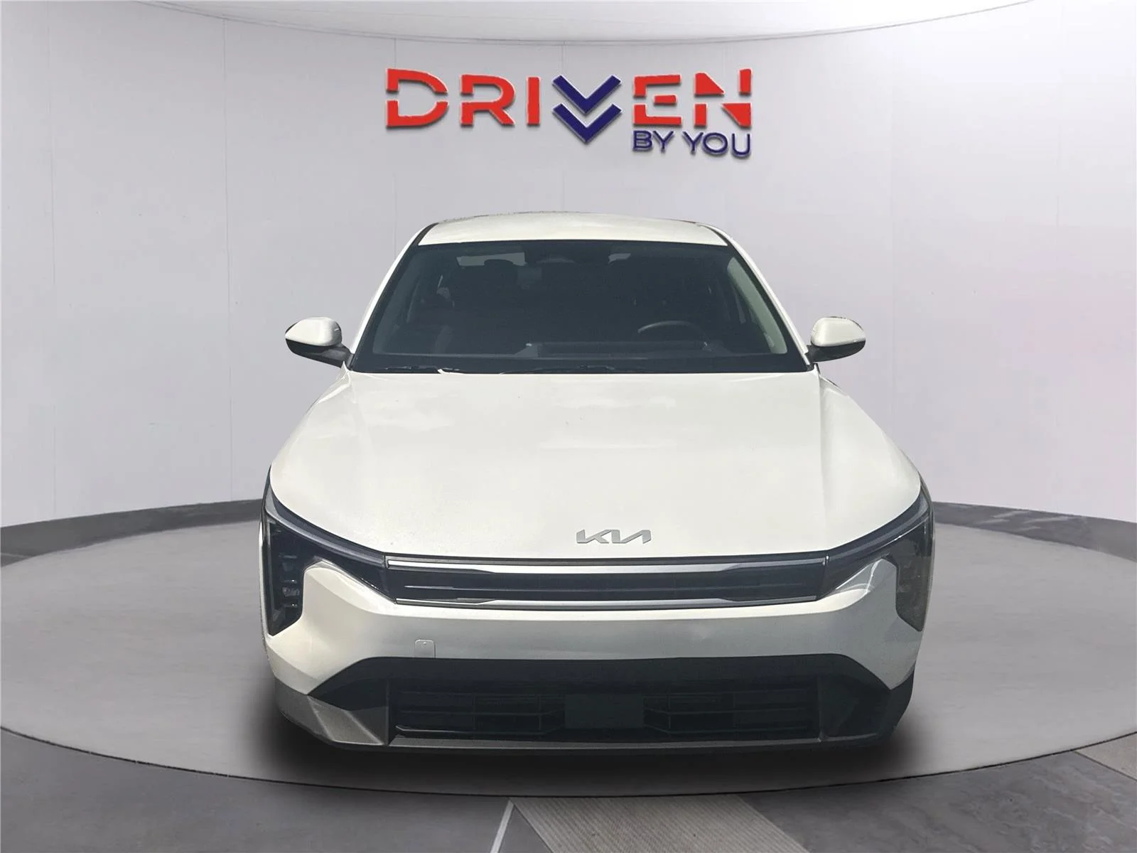 Used 2025 Snow White Pearl Kia LXS image 9