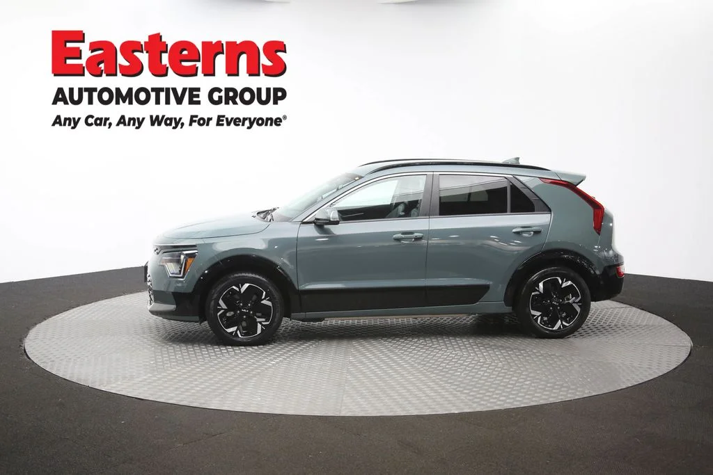 Used 2023 Green Kia Wind image 60