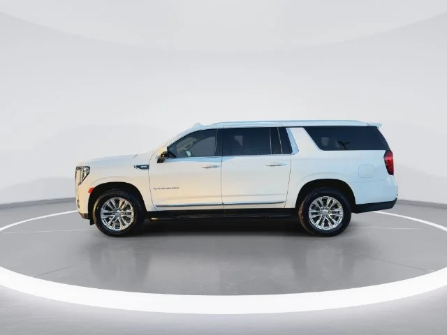 Used 2023 White GMC SLT image 5