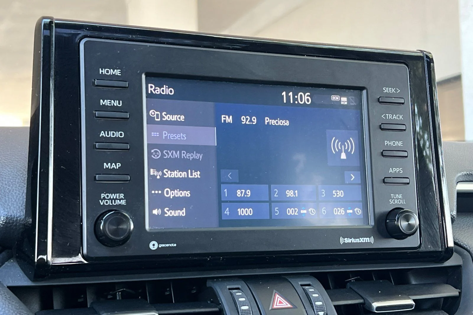 Used 2020 Gray Toyota XLE Premium image 18