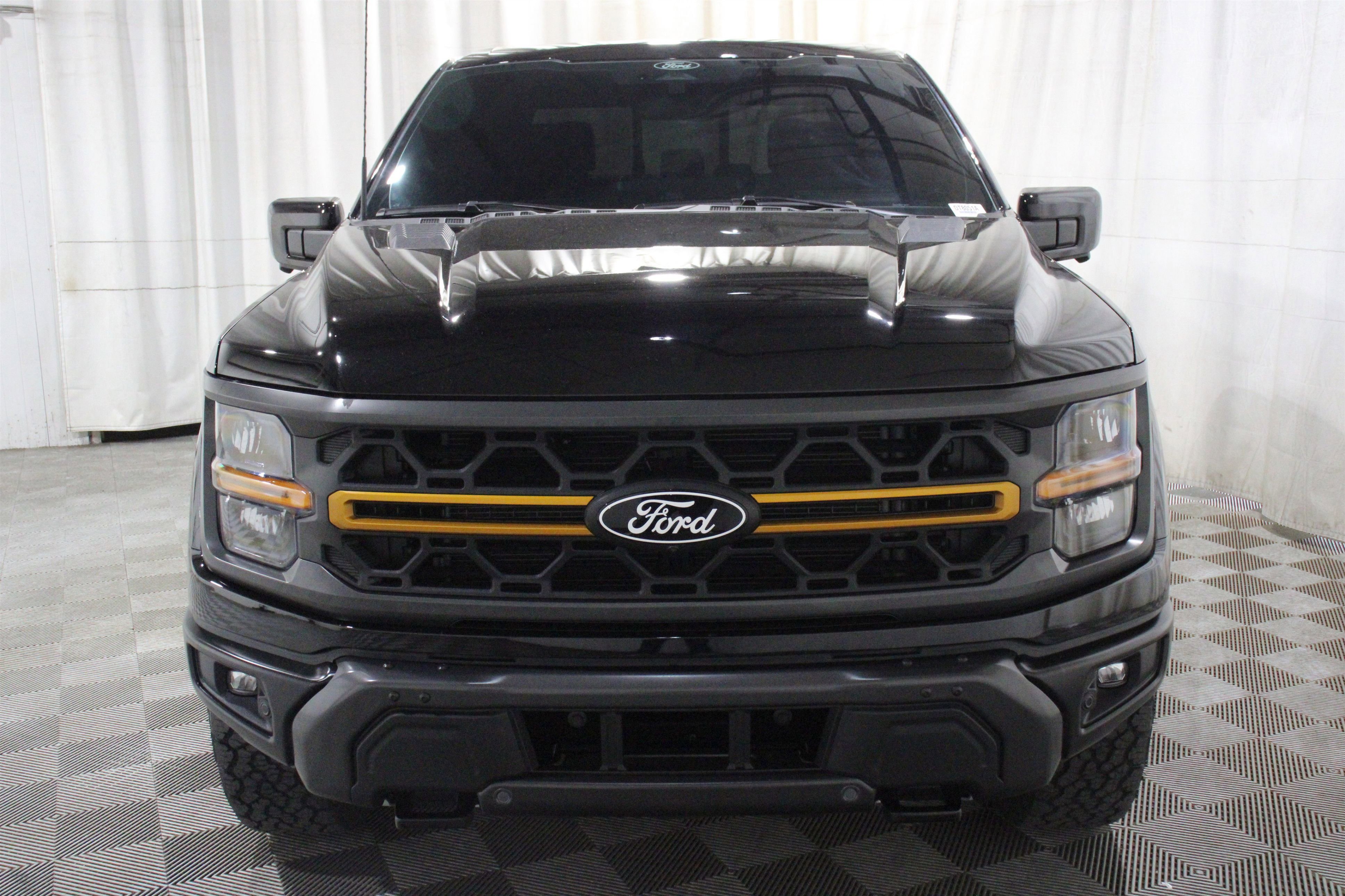 Used 2025 Agate Black Metallic Ford Tremor image 34