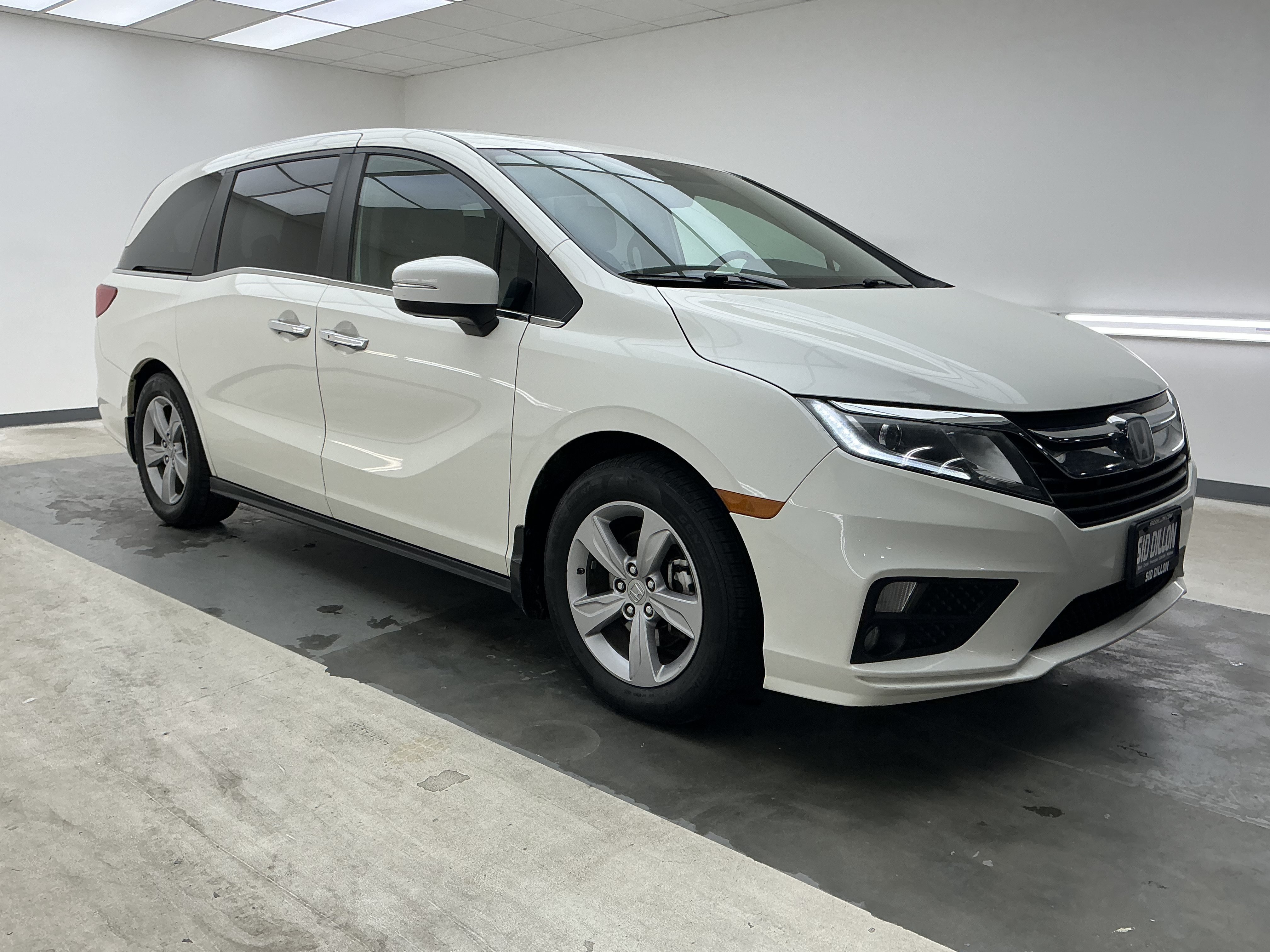 Used 2018 White Diamond Pearl Honda EX-L image 3