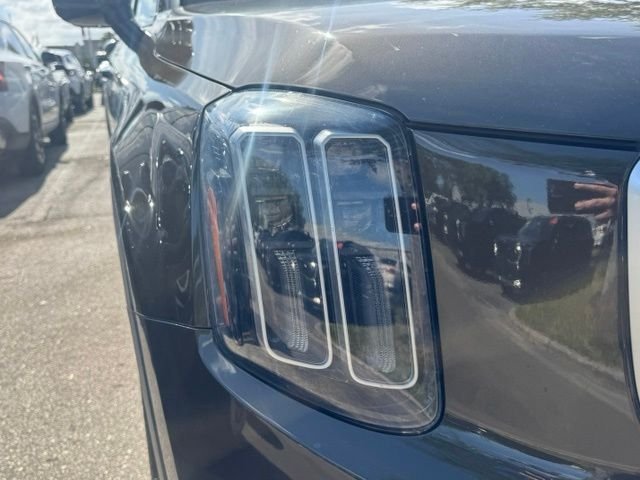 Certified Used 2023 Green Kia SX-Prestige image 9