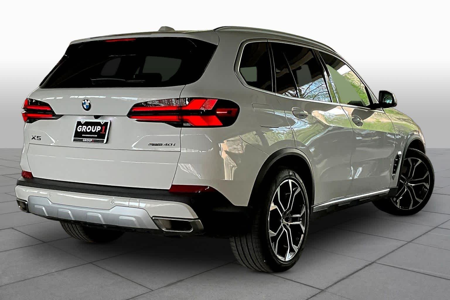 Used 2026 Alpine White BMW sDrive40i image 16
