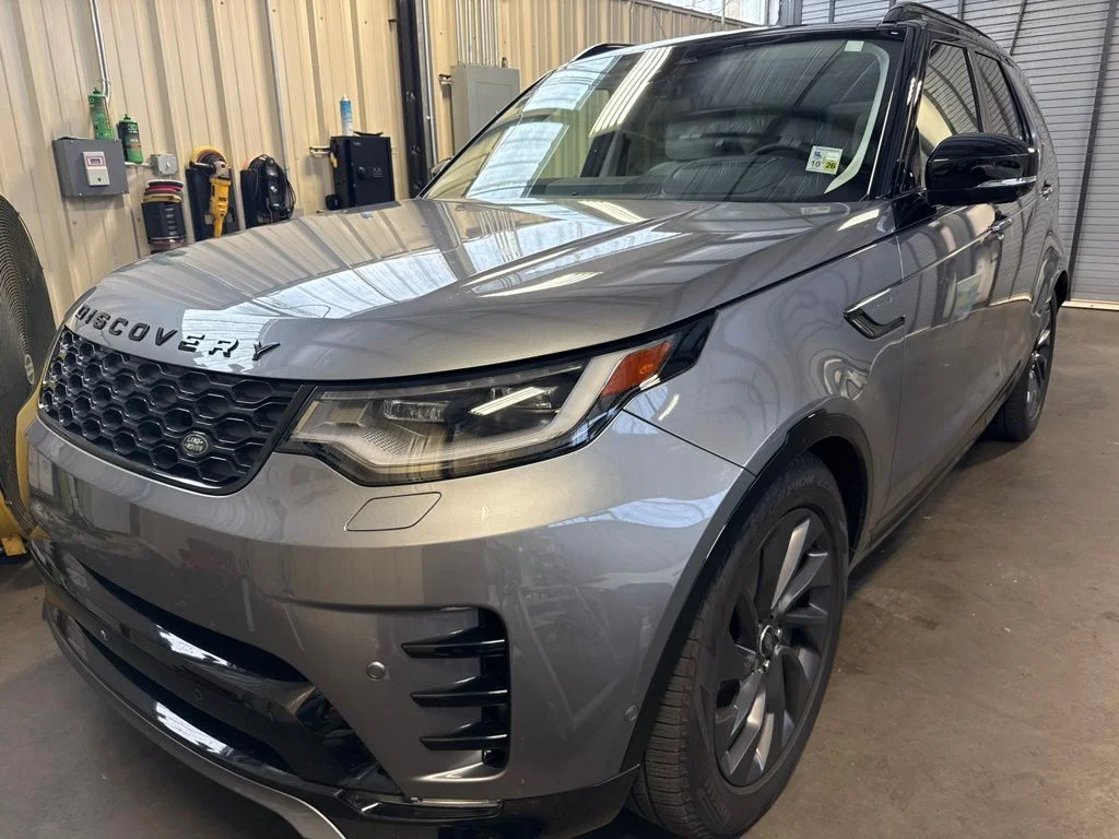 Used 2025 Gray Land Rover Dynamic SE image 1