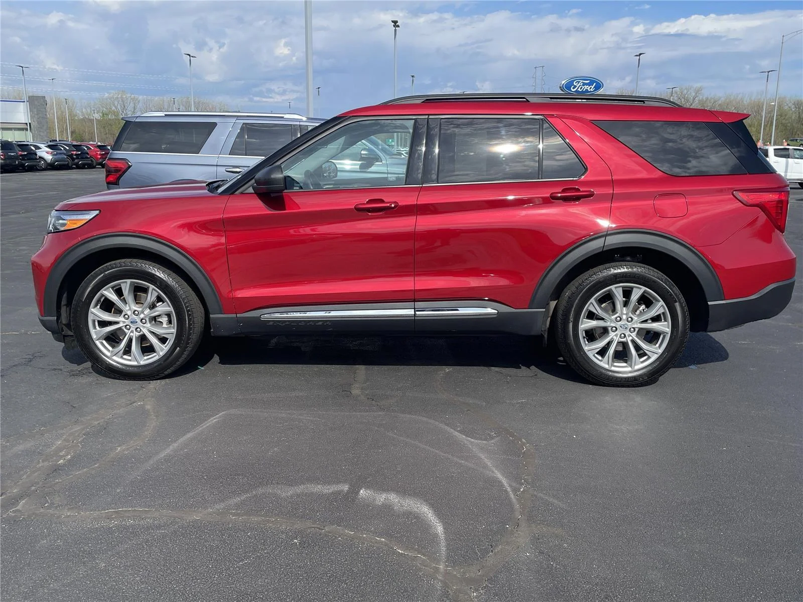 Used 2024 Rapid Red Metallic Tinted Clearcoat Ford XLT image 2