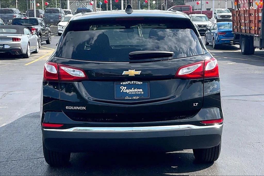 Used 2018 Mosaic Black Metallic Chevrolet LT image 3