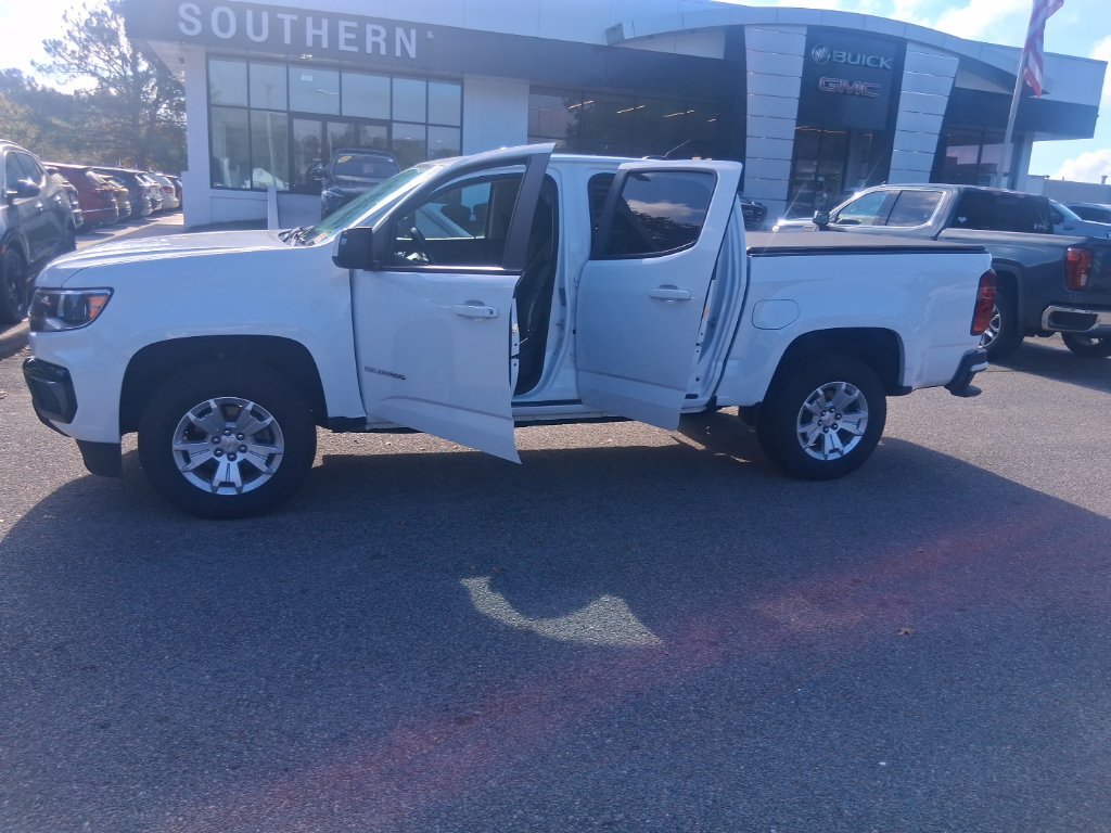 Used 2022 White Chevrolet LT image 14