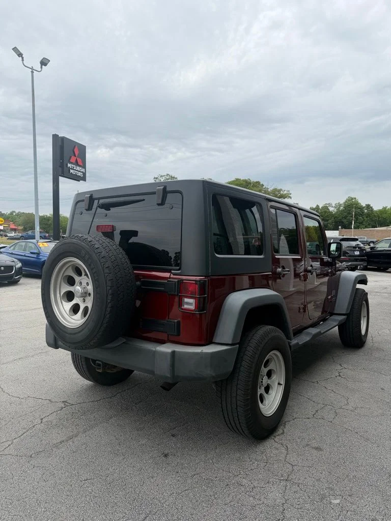 Used 2008 Red Jeep Unlimited X image 5